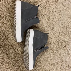 Steve Madden Gray Zip Up Wedges